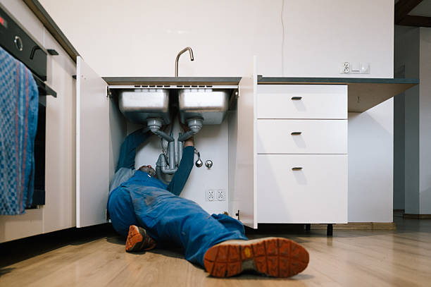 Professional Leak Detection technician working in Mahomet, IL